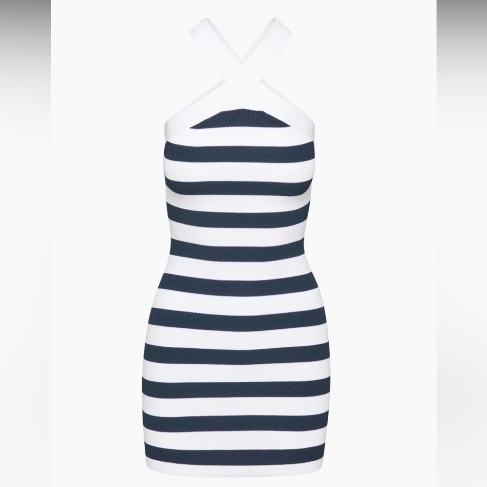 Aritzia Babaton Criss Cross Dress
